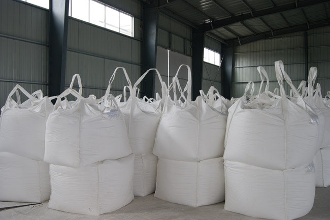 石灰的化學式是什么？它是酸性還是堿性的